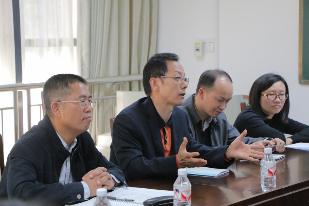 项目合作双方进行总结发言(左一为粟克强副部长、左二为刘洪副经理)